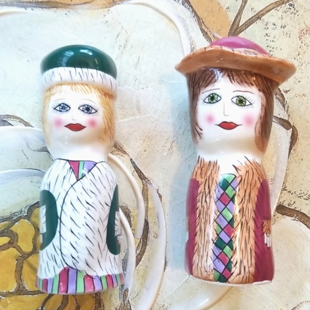 Vtg GANZ 6" Blonde Brown Girls SUSAN PALEY Kitchen MAGGIE & MARLA Salt Shakers